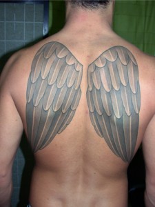 Tatouage Ailes Kustom Tattoo Paris