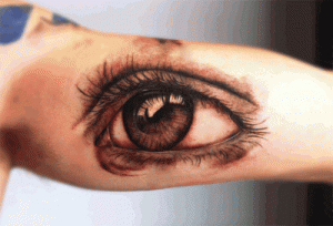 Symbole oeil tatouage paris
